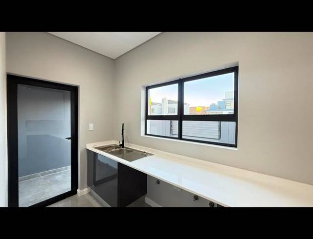 4 BEDROOM HOUSE FOR SALE IN FOUNTAINBROOK ESTATE